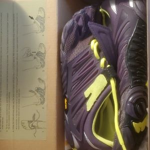 NIB Vibram fivefingers Womens Shoes Size 7-7.5
